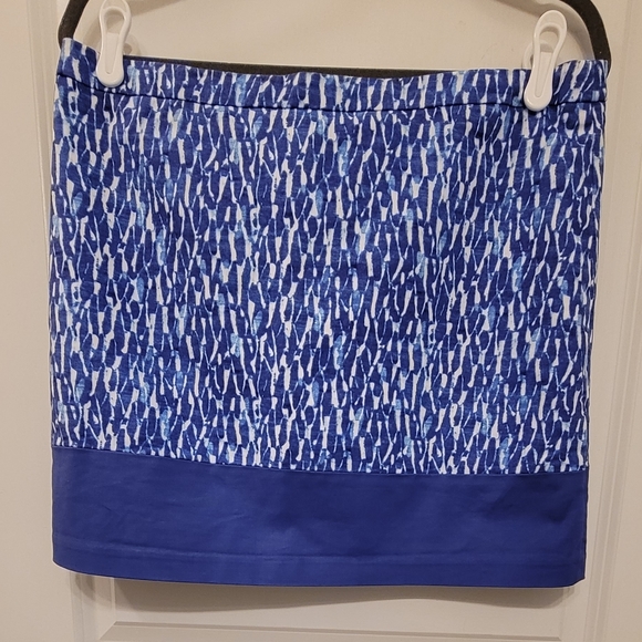 NWOT MICHAEL Michael Kors Petite Blue Geo Print Lined Mini Skirt Sz 12P - Picture 2 of 6